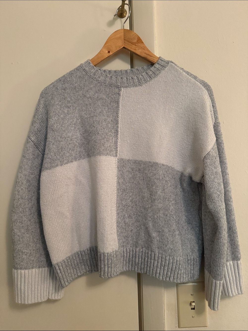 Nine West Two-Tone Gray & White Crewneck Sweater